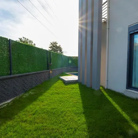 Panorama Private Hotel 4*