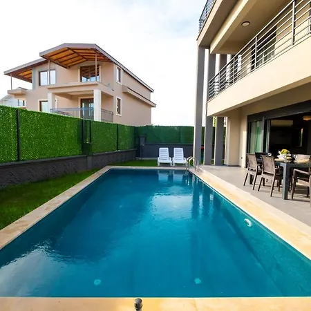 Panorama Private Hotel 4*